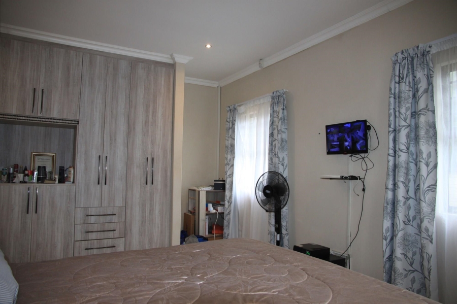 To Let 3 Bedroom Property for Rent in Sunnyridge Eastern Cape